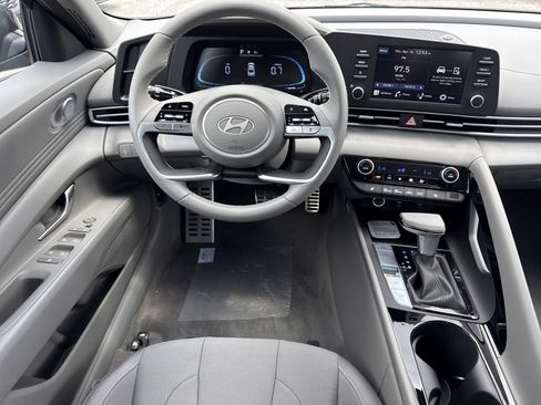 New 2026 Hyundai Elantra SEL Sport FWD image 14