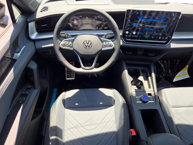 New 2026 Volkswagen Tiguan SE R-Line FWD image 9