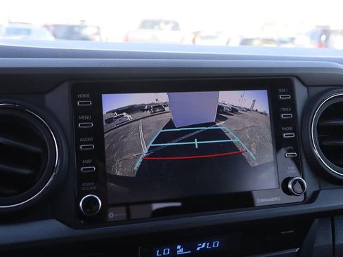 Used 2023 Toyota Tacoma TRD Off-Road image 17