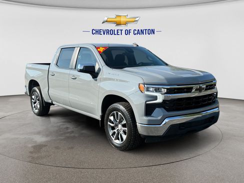 Used 2024 Chevrolet Silverado 1500 LT AWD/4WD image 3