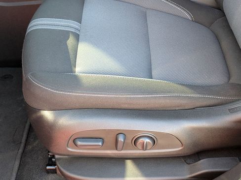 Used 2025 Chevrolet Blazer LT image 12