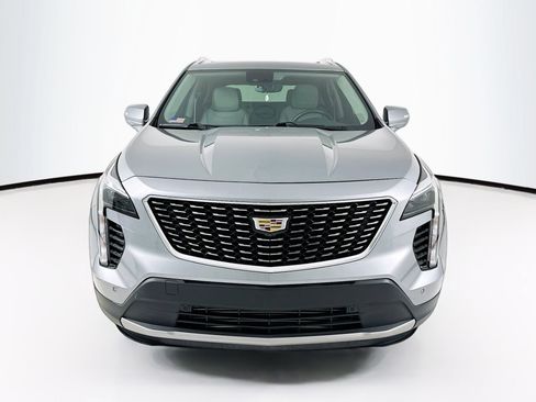 Used 2023 Cadillac XT4 Premium Luxury w/ Enhanced Visibility Package FWD image 2
