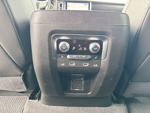 Certified 2021 GMC Yukon Denali w/ Denali Ultimate Package AWD/4WD image 38
