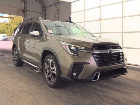 Used 2023 Subaru Ascent Touring AWD/4WD image 4