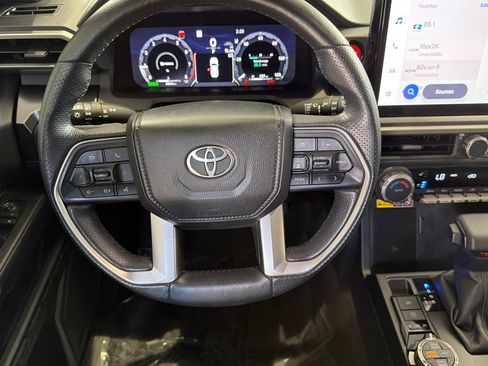 Used 2025 Toyota 4Runner TRD Off-Road Premium w/ Tow Technology Package AWD/4WD image 18