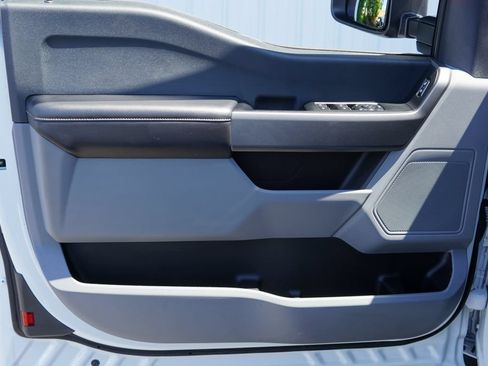 Used 2025 Ford F350 XLT w/ Snow Plow/Camper Package AWD/4WD image 11
