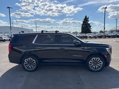 Used 2023 GMC Yukon Denali Ultimate w/ LPO, Floor Liner Package AWD/4WD image 2