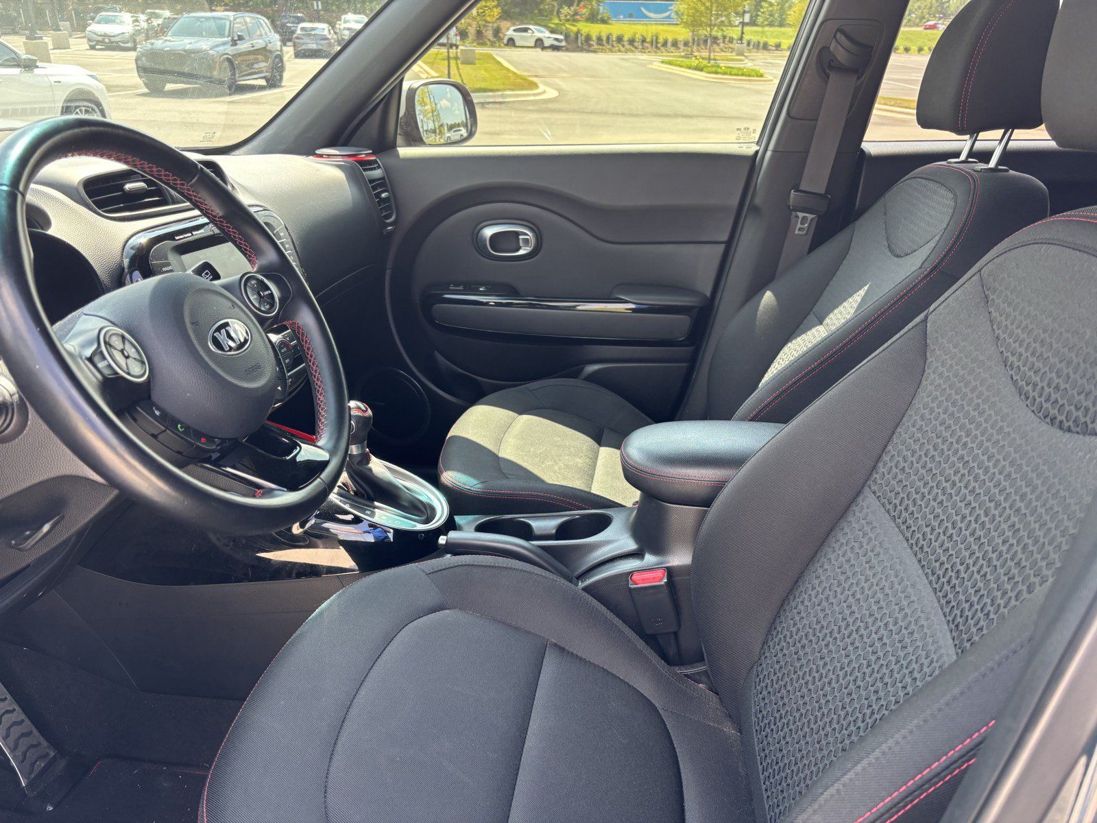 Used 2018 Kia Soul + FWD image 17