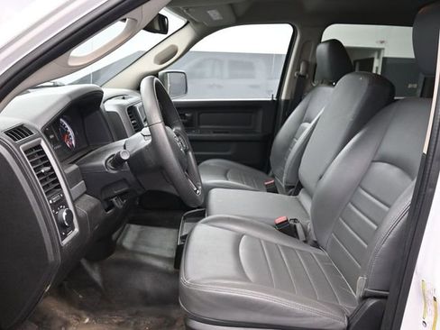 Used 2020 RAM 1500 Tradesman w/ Chrome Appearance Group image 18