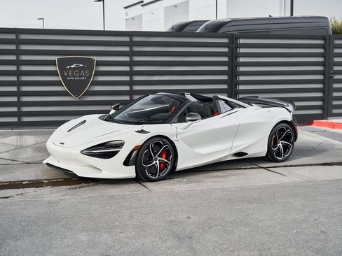Used 2024 McLaren 750S image 24