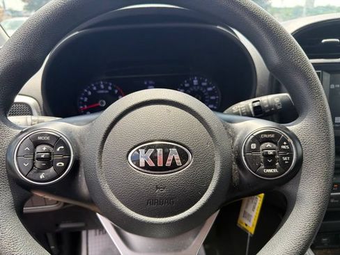 Used 2020 Kia Soul LX FWD image 15
