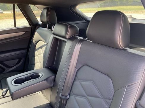 Used 2024 Volkswagen Atlas Cross Sport SE w/ Panoramic Sunroof Package FWD image 14