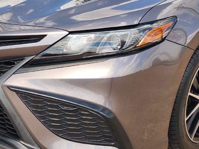 Used 2023 Toyota Camry SE FWD image 6