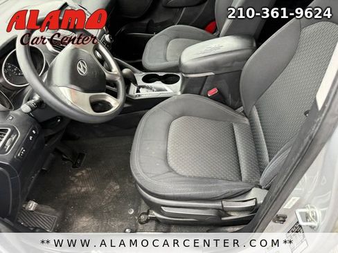 Used 2012 Hyundai Tucson GL image 24