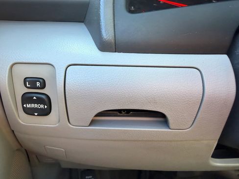 Used 2009 Toyota Camry SE FWD image 16