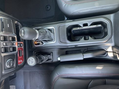New 2026 Jeep Wrangler Unlimited Rubicon AWD/4WD image 31