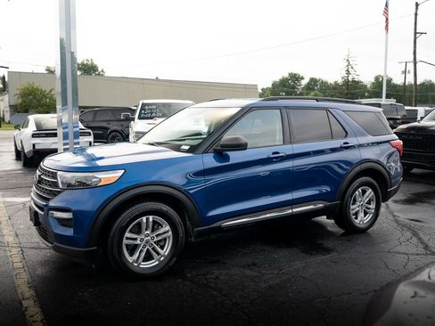 Used 2020 Ford Explorer XLT w/ Equipment Group 202A AWD/4WD image 4