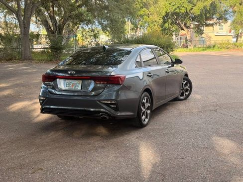 Used 2019 Kia Forte LXS FWD image 5