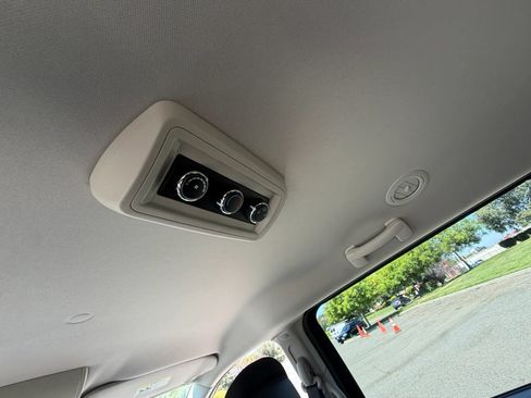 Used 2012 Dodge Grand Caravan SE FWD image 13