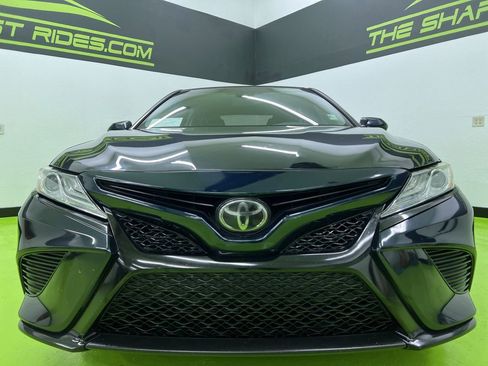 Used 2020 Toyota Camry XSE FWD image 3