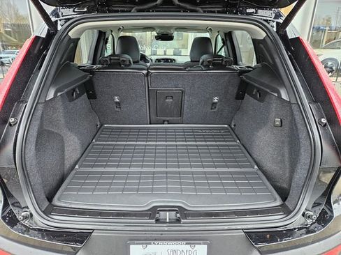 Certified 2024 Volvo XC40 B5 Plus w/ Protection Package Premier image 11