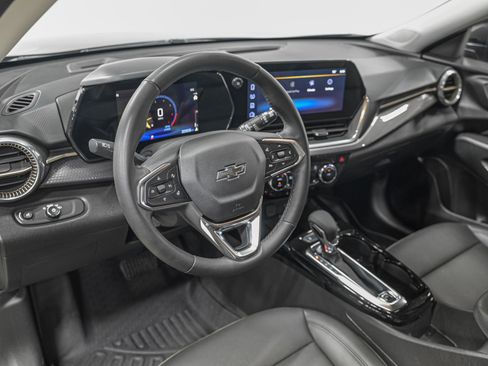 Used 2025 Chevrolet Trax ACTIV w/ Driver Confidence Package image 14