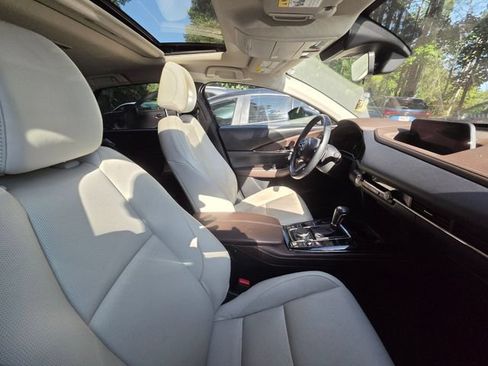 Used 2023 MAZDA CX-30 AWD 2.5 S w/ Premium Package image 9