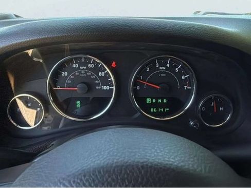 Used 2015 Jeep Wrangler Unlimited Sport w/ Quick Order Package 24S AWD/4WD image 9
