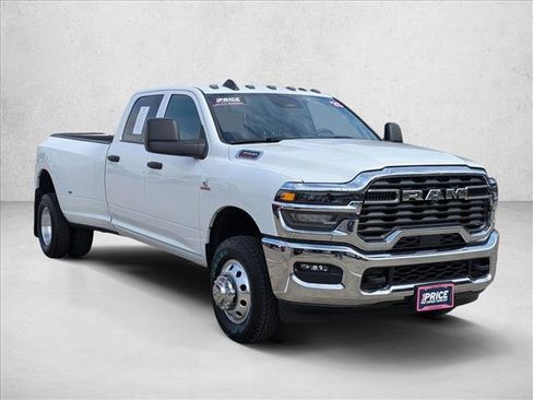 Used 2025 RAM 3500 Tradesman w/ Chrome Appearance Group AWD/4WD image 3