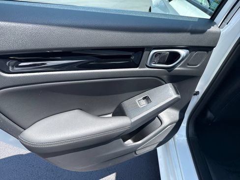 Used 2023 Honda Civic Touring image 17