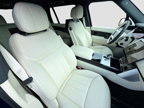 New 2026 Land Rover Range Rover Long Wheelbase SE AWD/4WD image 14