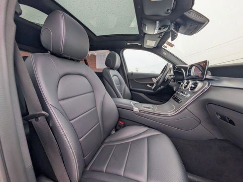 Used 2022 Mercedes-Benz GLC 300 4MATIC image 48