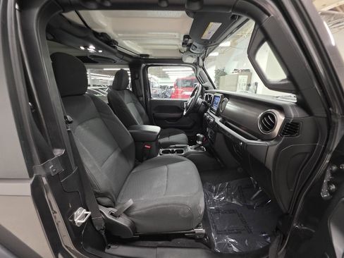 Used 2020 Jeep Wrangler Sport image 13