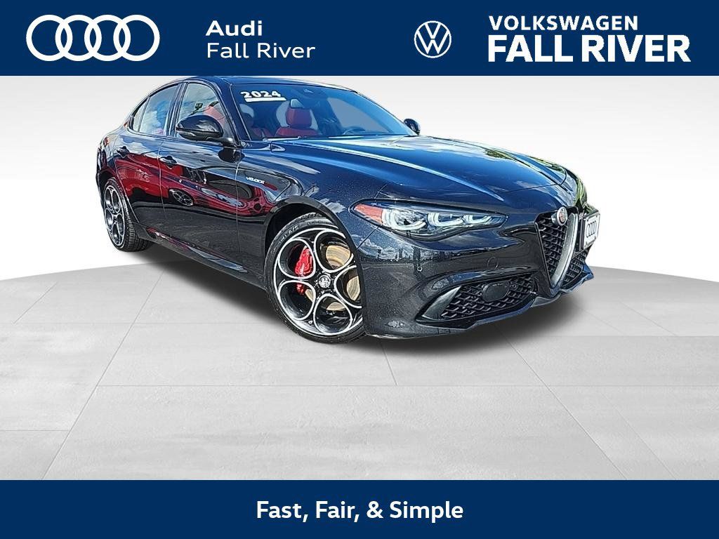Used 2024 Alfa Romeo Giulia Veloce AWD/4WD image 1