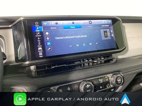 Used 2025 Jeep Wrangler Unlimited Sahara AWD/4WD image 5