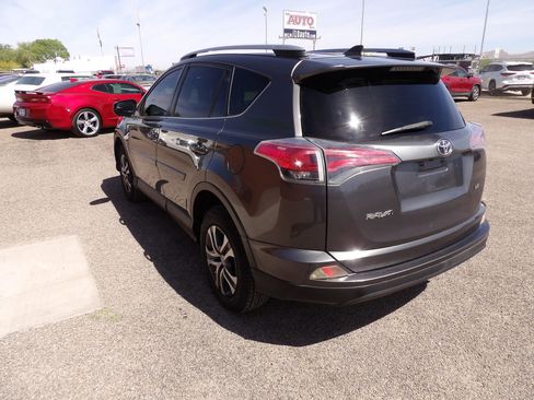Used 2017 Toyota RAV4 LE FWD image 6