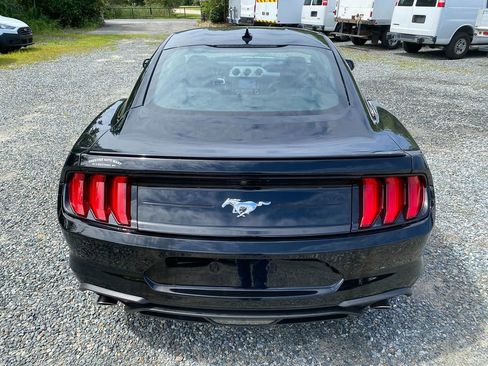 Used 2022 Ford Mustang Premium image 6