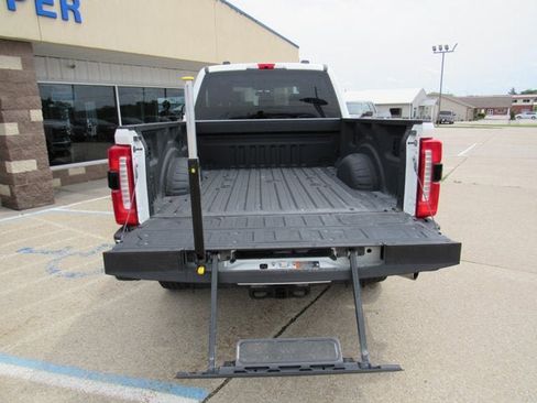 Used 2025 Ford F250 Lariat w/ Chrome Package AWD/4WD image 39