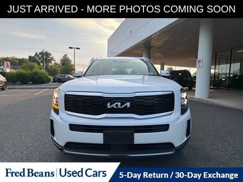 Used 2022 Kia Telluride EX w/ EX Premium Package AWD/4WD image 2