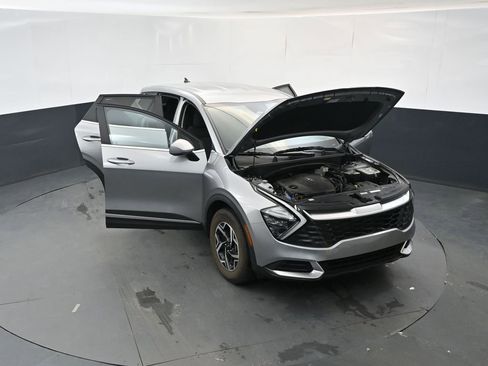 Used 2023 Kia Sportage LX AWD/4WD image 17