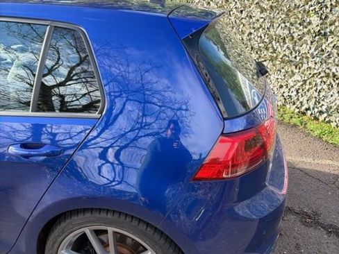 Used 2017 Volkswagen Golf R 4-Door image 18