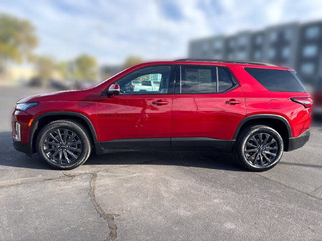 Used 2024 Chevrolet Traverse RS w/ LPO, Floor Liner Package AWD/4WD image 2