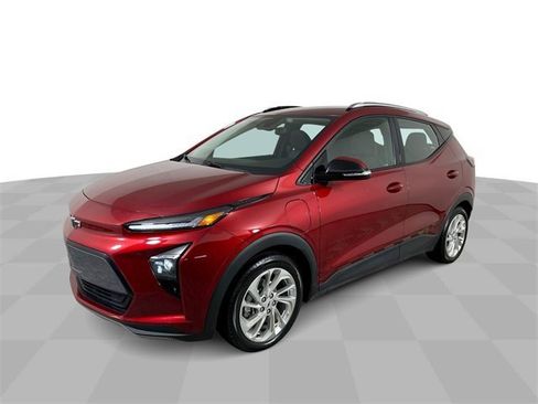 Used 2022 Chevrolet Bolt EUV LT w/ Comfort Package image 4