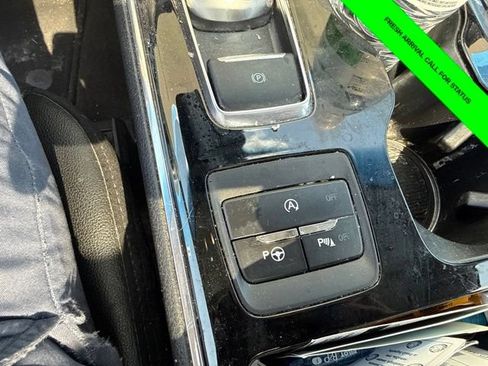 Used 2020 Ford Edge Titanium w/ Equipment Group 301A AWD/4WD image 34