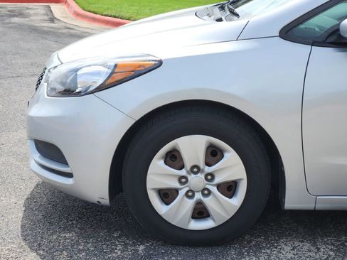 Used 2016 Kia Forte LX FWD image 8