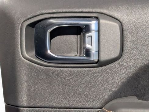 New 2025 Jeep Wrangler Unlimited Rubicon 392 image 32