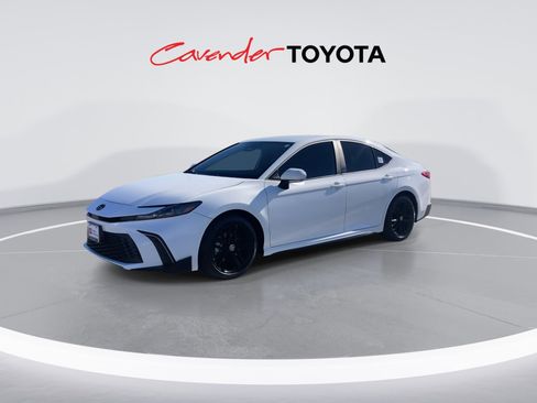 Certified 2025 Toyota Camry SE w/ Convenience Package image 4