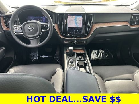 Used 2023 Volvo XC60 B5 Plus image 16