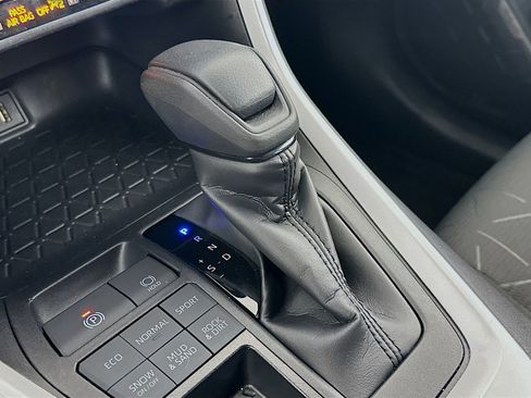 Used 2025 Toyota RAV4 XLE image 25