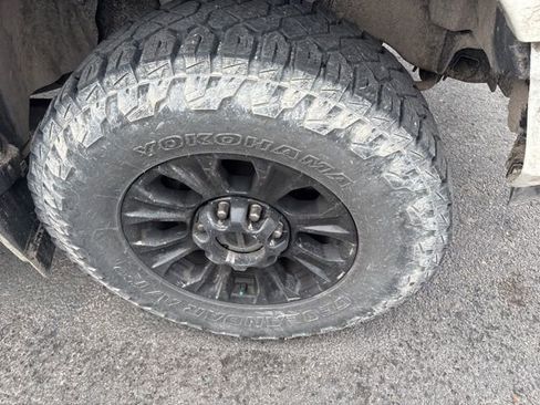Used 2021 Ford F350 Platinum w/ Tremor Off-Road Package AWD/4WD image 11